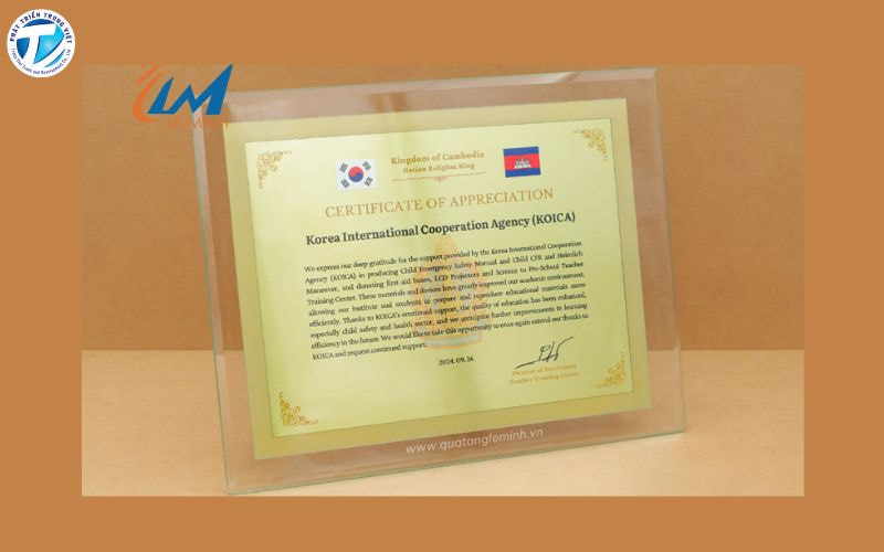 Bảng pha lê in UV